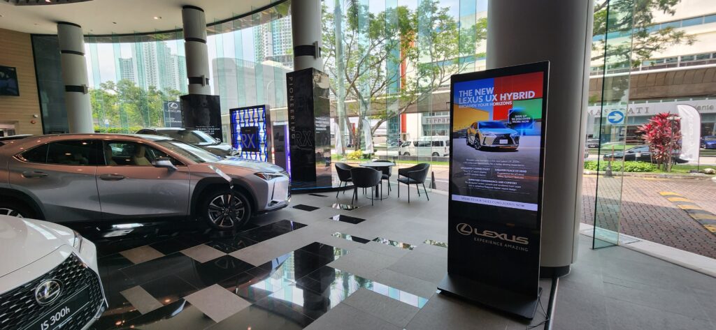 lexus-showroom-digital-kiosk